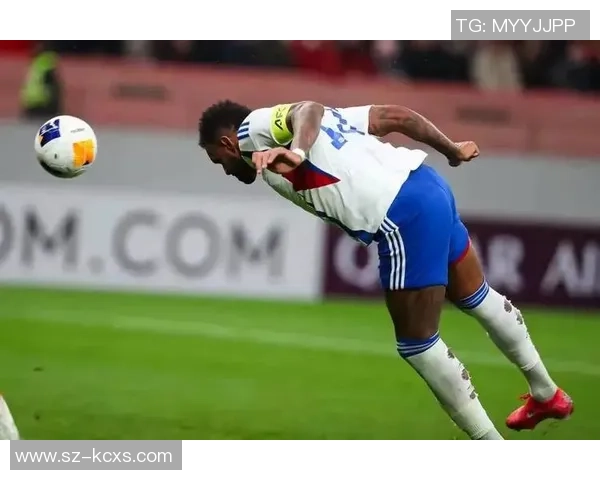 足球明星怒火中烧瞬间集锦揭示赛场背后的情感与压力