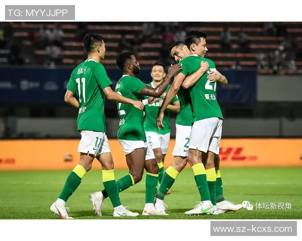 深圳足球队以98分领跑精英赛积分榜展现强劲实力