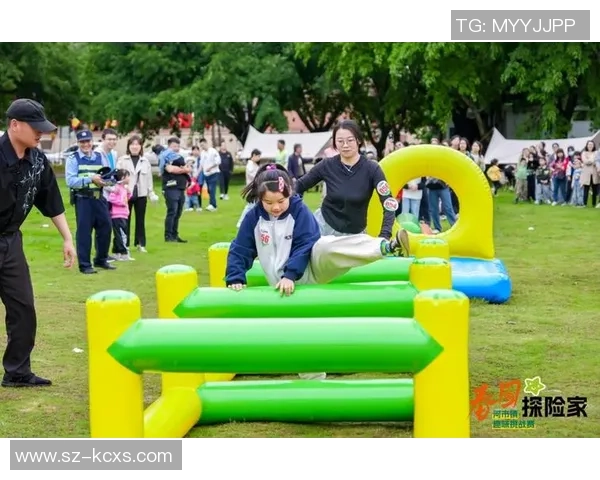 街头采访路人猜测足球明星身份的趣味挑战与精彩瞬间