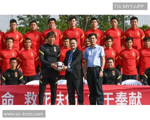 足球明星佛耶戈的传奇之路与对足球的热爱与奉献 足球明星佛耶戈的传奇之路与对足球的热爱与奉献